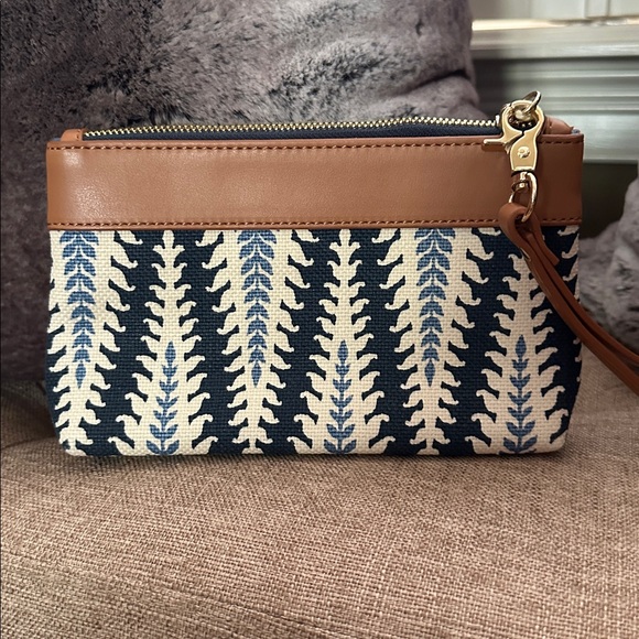 Spartina Lighthouse Tassel Wristlet NWT - Picture 3 of 6